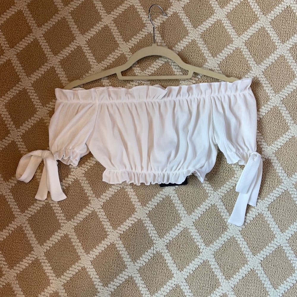 PRETTYLITTLETHING White Bow Sleeve Crop Top Size 4